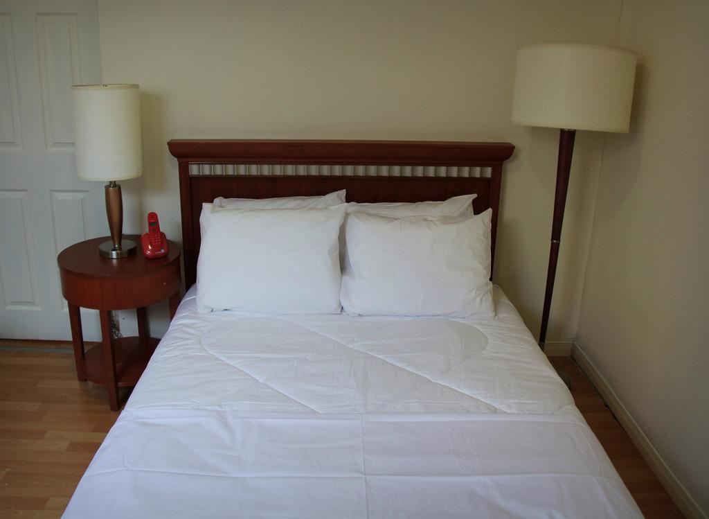 Toronto Central Hotel Екстер'єр фото