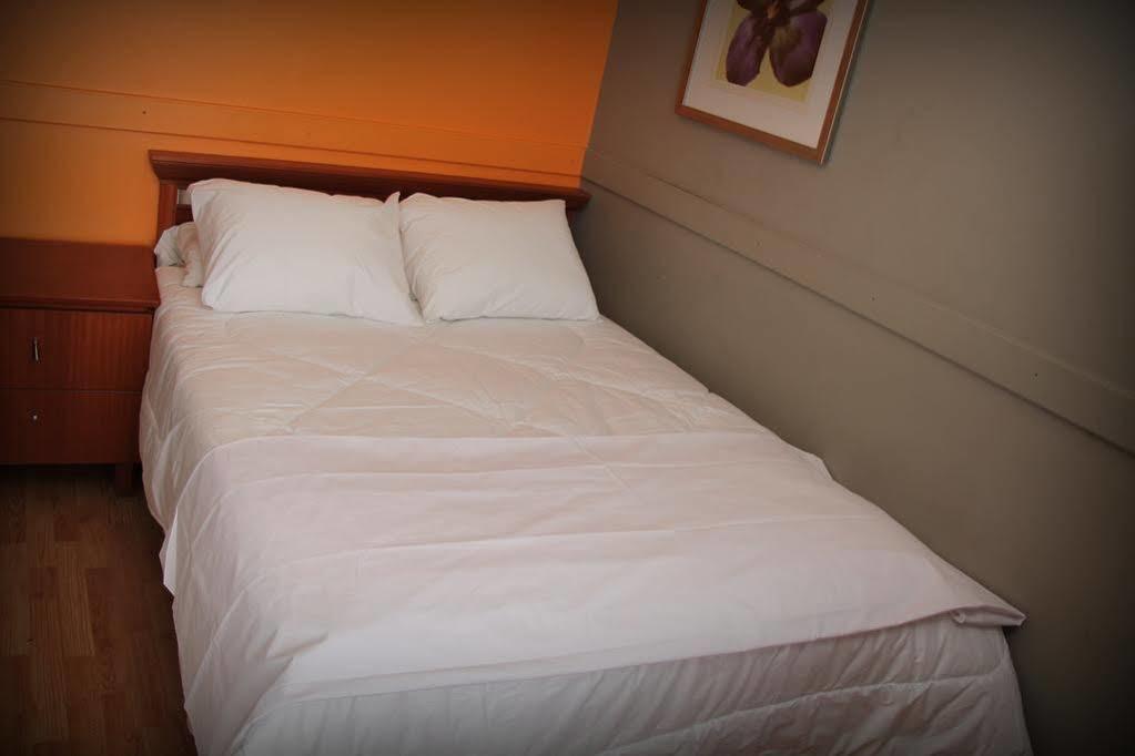 Toronto Central Hotel Екстер'єр фото